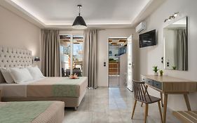Iris & Rhea Junior Suites